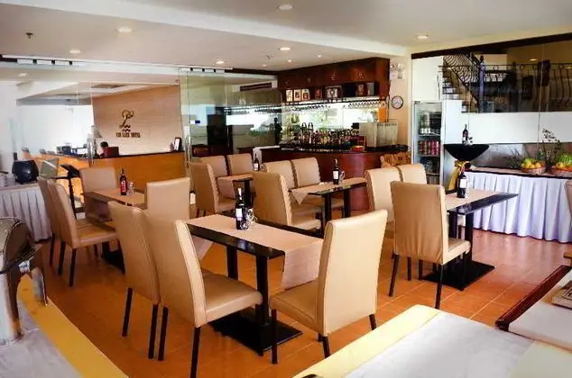 The Lake Hotel Tagaytay - Yeme / İçme