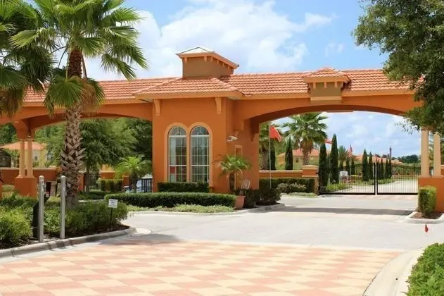 Lake View 6 Bedroom 4 Bath Pool Home in Bella Vida Resort - Dış Mekan