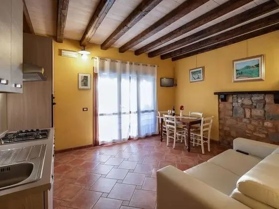 Lake View Chalet in Lombardy With Swimming Pool - Oda Düzeni