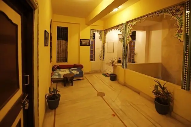 The Lake View Hotel – On Lake Pichola - Lobi