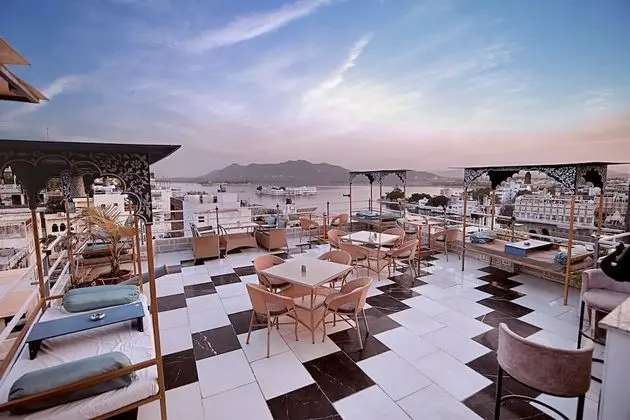 The Lake View Hotel – On Lake Pichola - Öne Çıkan Resim
