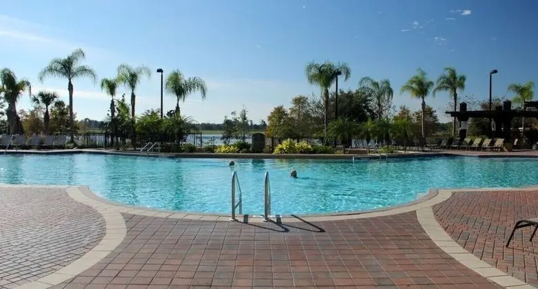 Lake View Penthouse Loft 3 Bedroom Condo by Redawning