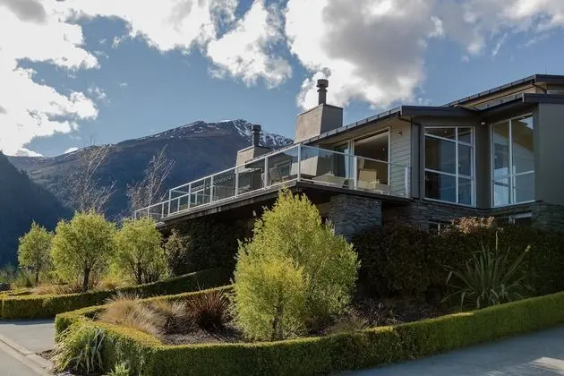 Lake View Villa