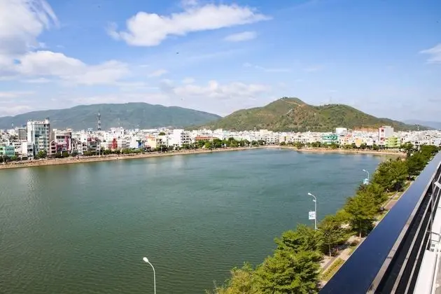 Lake View Hotel