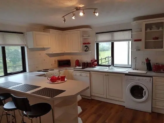 Lake View Villa - Rosecraddoc Manor - Mutfak