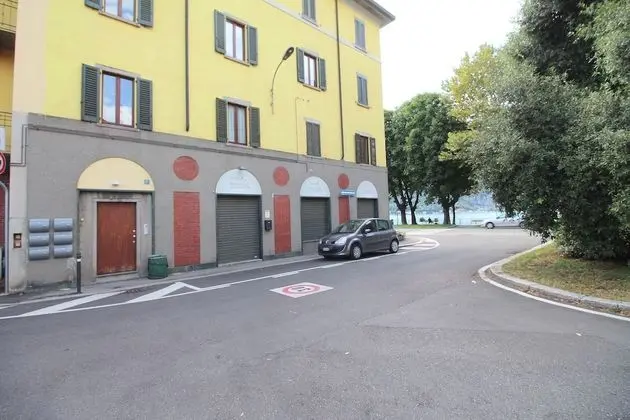 Lakefront Cadorna Apartment - 1
