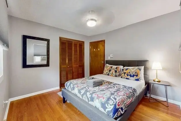 Lakefront Getaway 4 Bedrooms 2 Baths - Oda
