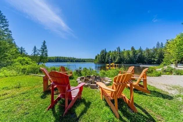 Lakefront Grizzly Lodge by Simply Comfort - Plaj
