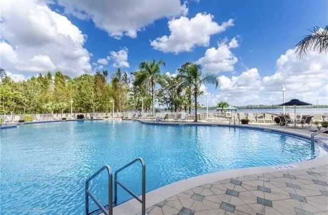 Lakefront Resort in Heart of Orlando Attractions - Tu Casa Vacations - Havuz