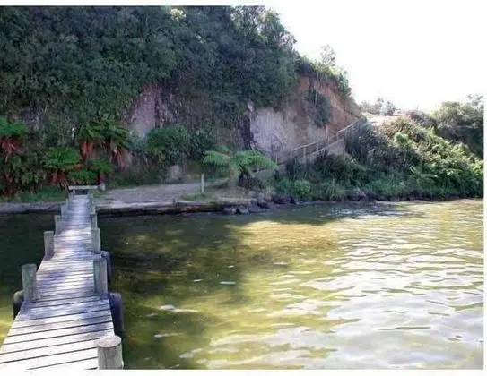 Lakefront Holiday Home - Plaj