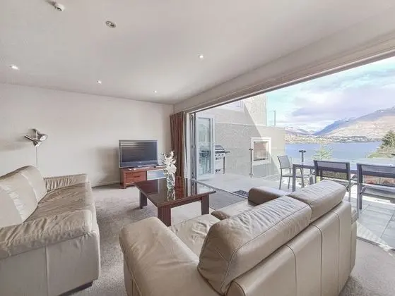 Lakefront Living - 4 Bedrm Apartmt Alpine Village