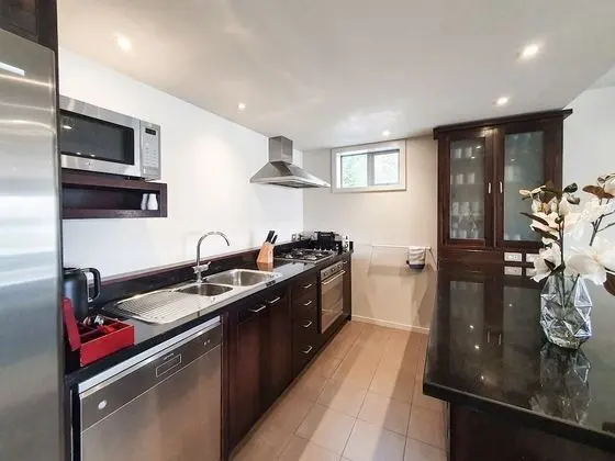 Lakefront Living - 4 Bedrm Apartmt Alpine Village - Mutfak