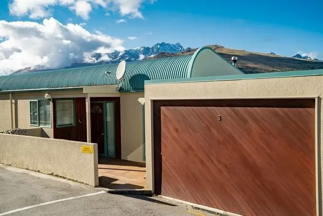 LAKEFRONT LIVING AT REMARKABLES - WEST - Dış Mekan