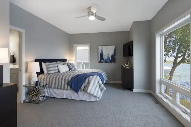 Lakefront Luxury - Oda