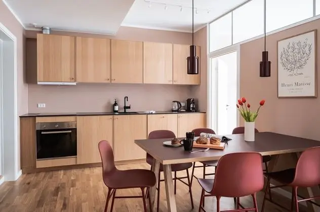 By the Lakes apartments - Into This Place - Öne Çıkan Resim