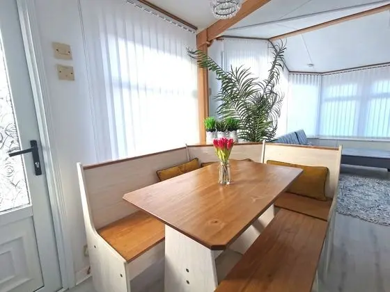 Lakes and Woodlands Overstone Holiday Park - Yerinde Yemek