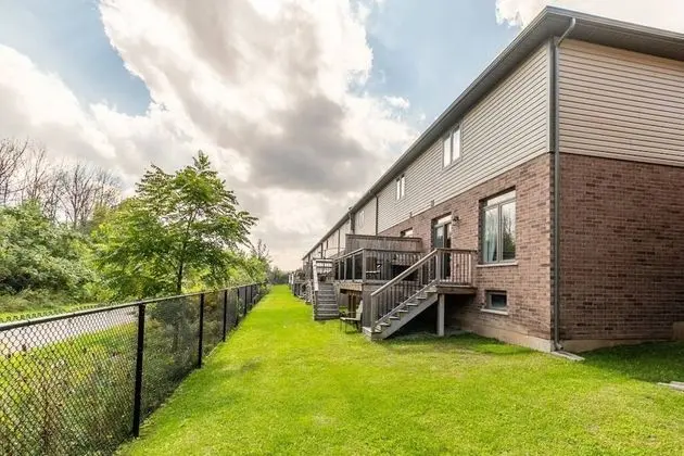 Lakeshore 3BR 2 5BA Townhome 1 min to the Beach