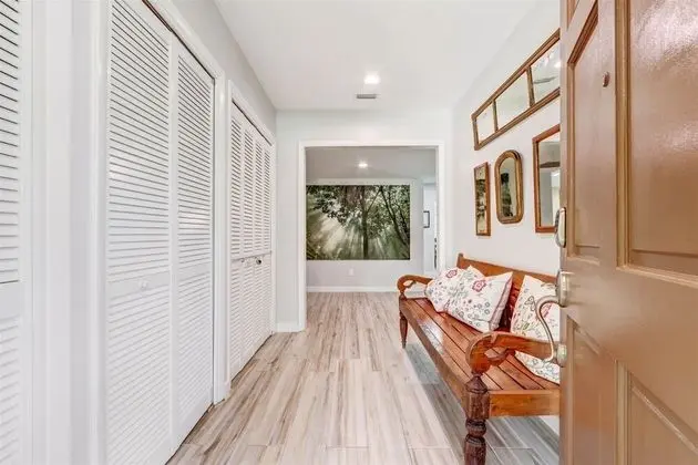 Lakeshore - Private & Sanitized, Perfect for Social Distancing & Working From Home. Private Pool, Pet Friendly. Discounted During Pandemic. Super-host Support - Oda