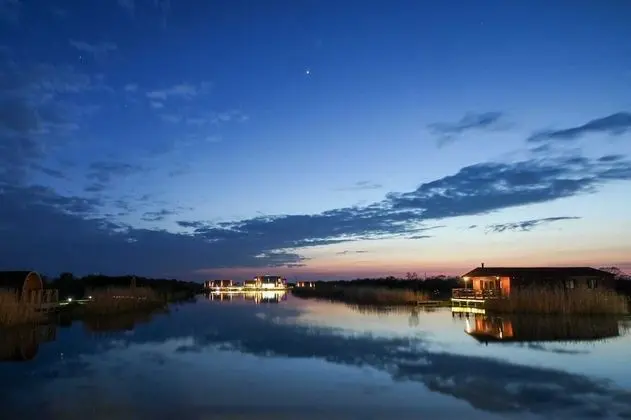 Lakeside Fishing Lodges - Oda Manzaraları