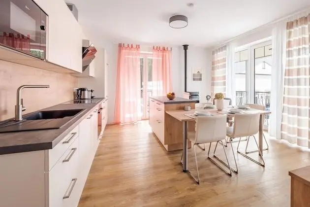 Lakeside Village Větrník