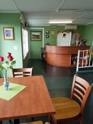Lakeside Inn and Cafe - Lobi
