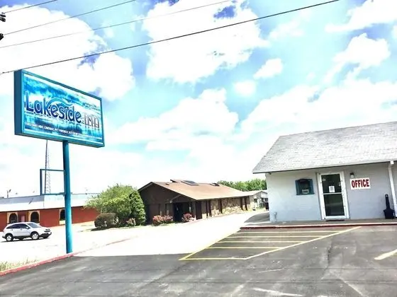 Lakeside inn