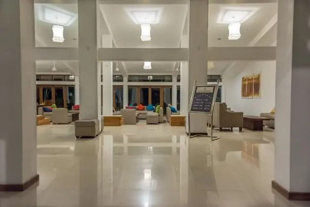 The Lakeside Hotel at Nuwarawewa - Lobi