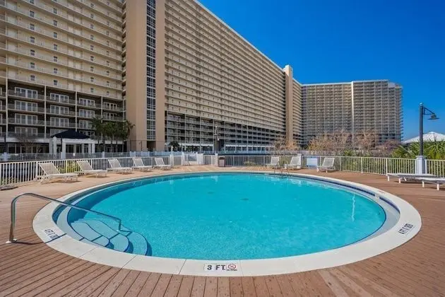 Laketown Wharf 802
