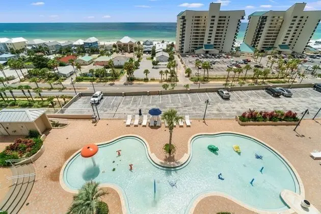 Laketown Wharf 802 - Havuz
