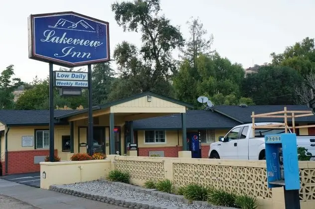 Lakeview Inn