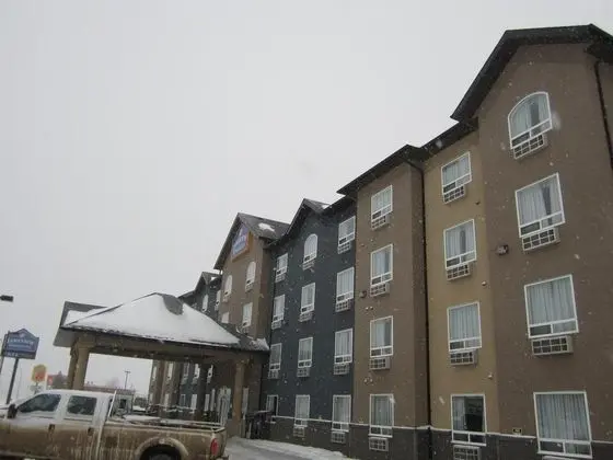 Lakeview Inn & Suites Fort Nelson