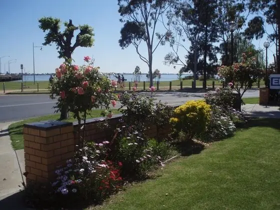 Lakeview Motel - Dış Mekan