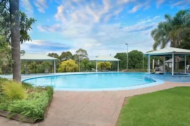 Lakeview Villa's - Havuz