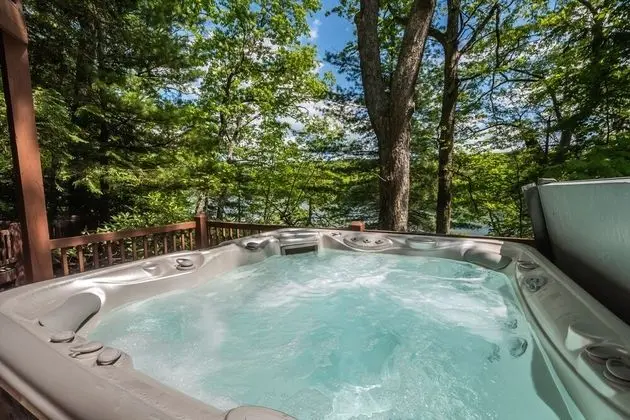 Lakin' It Easy - Spa