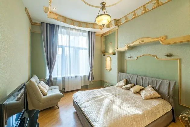 Lakshmi Apartment Great Classic