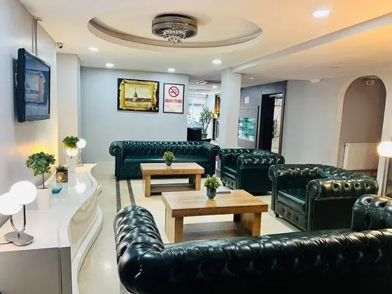 Lal Hotel