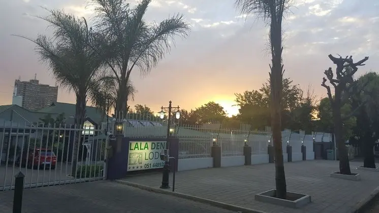 Lala Dene Lodge - Dış Mekan