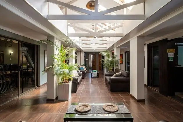 Lala Dene Lodge - Lobi