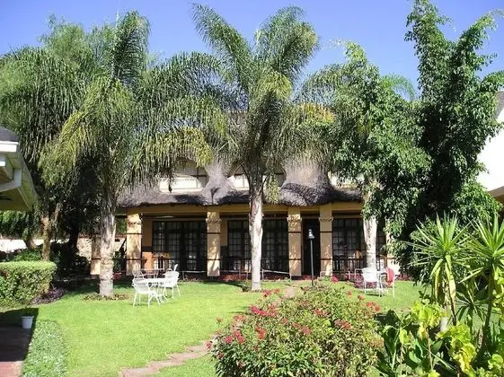 Lalani Hotel and Conference Centre - Dış Mekan