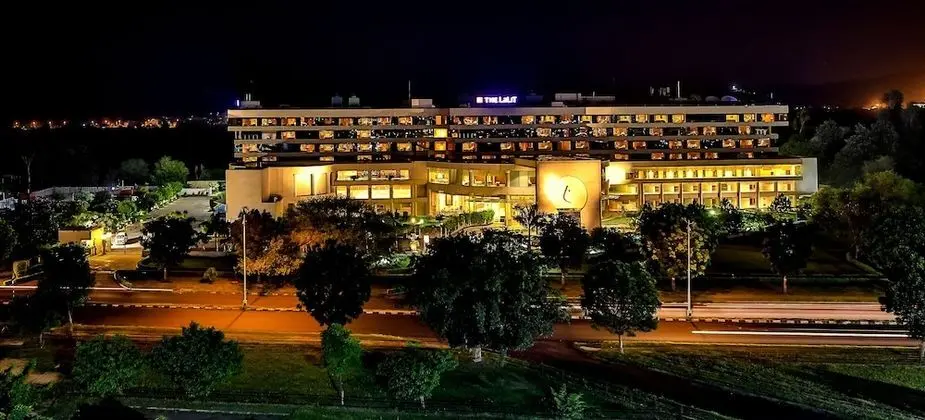 The LaLiT Chandigarh - Dış Mekan