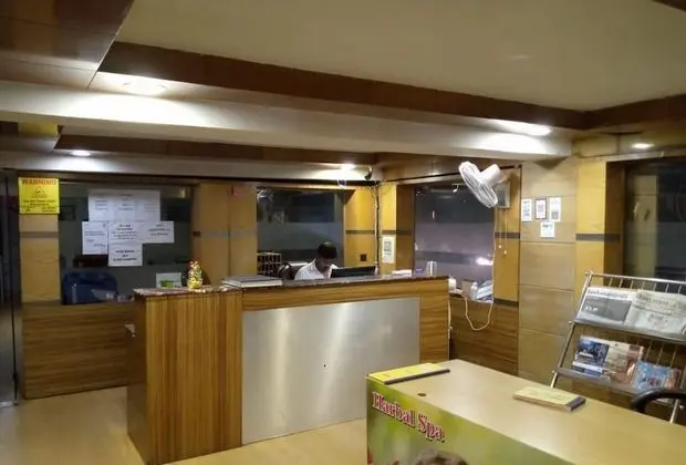 Hotel Lalsons Continental - Lobi