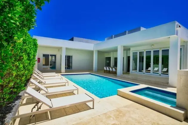 Villa Lambada