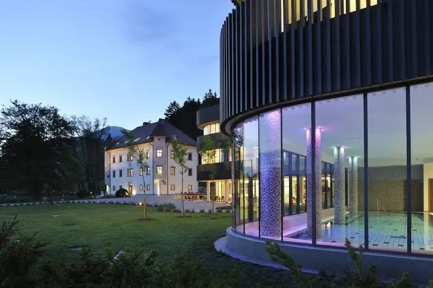 Lambergh Château & Hotel