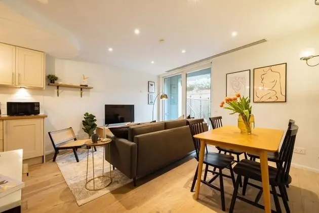The Lambeth Flat - Modern 2bdr Flat With Parking and Terrace - Yerinde Yemek