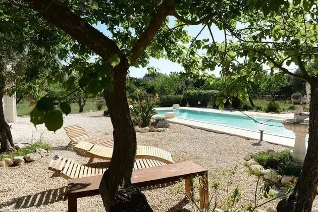 Lamia Tipica con Piscina