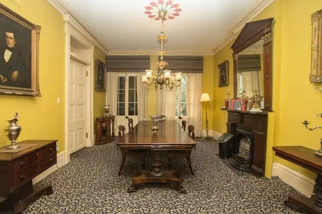 Lamothe House - Lobi