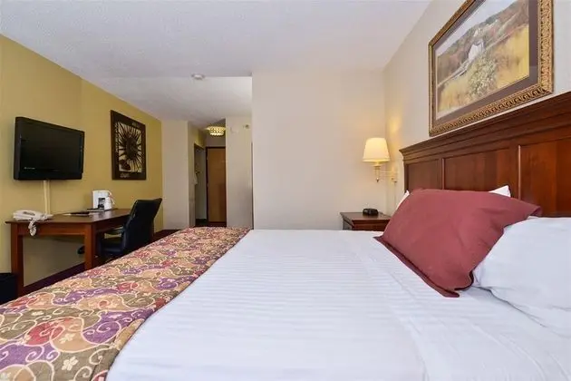 Lamplighter Inn & Suites - South