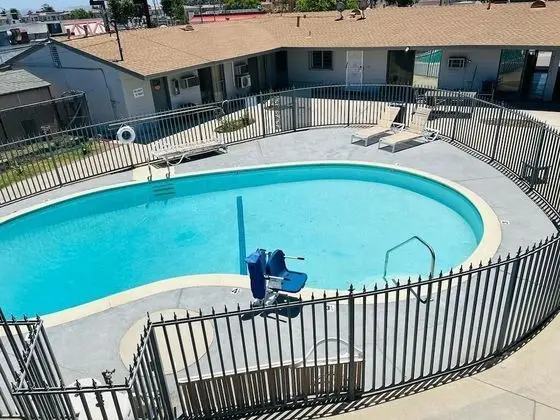 Lanai Motel - Havuz