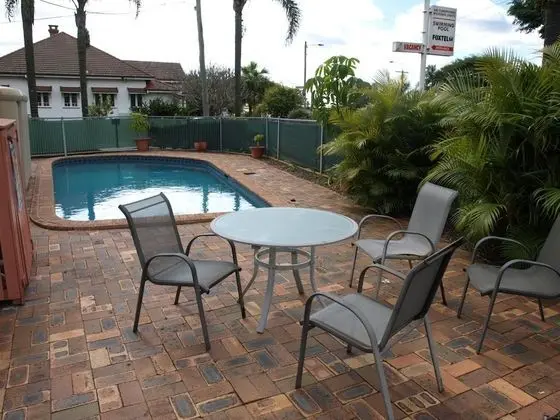 Lancaster Court Motel - Havuz