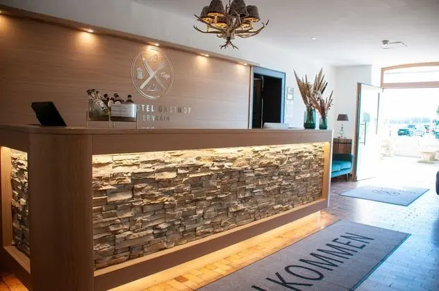 Landhotel & Gasthof Baiernrain - Lobi